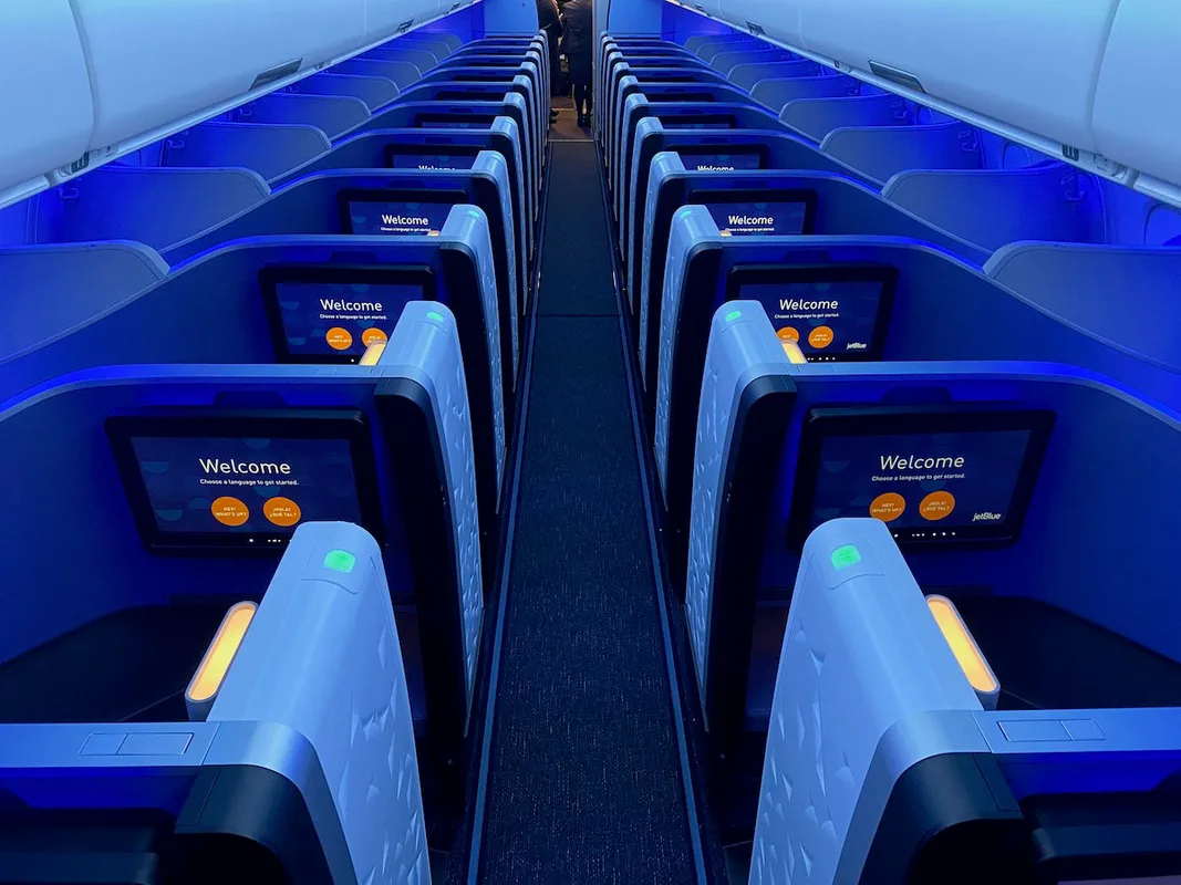 Mua Điểm JetBlue TrueBlue: Có Nên Hay Không Khi Nhận Đến 125% Thưởng?