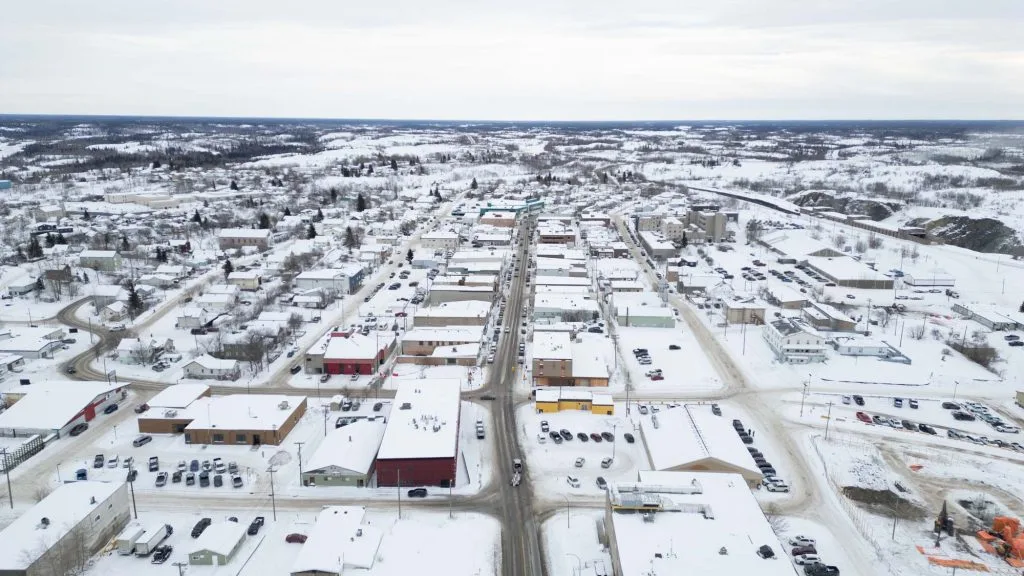 Ngắm Tuyết và Thám Hiểm Những Trải Nghiệm Mùa Đông Ở Flin Flon, Canada