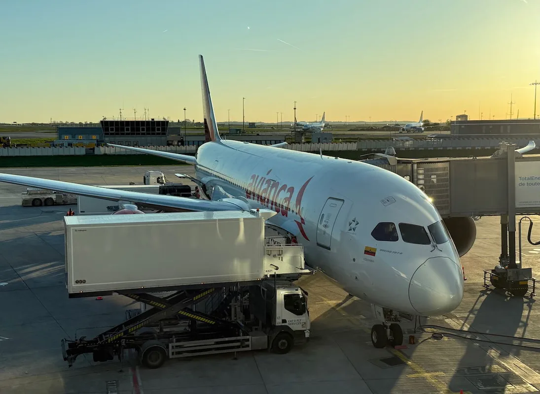 Người nổi tiếng gây rắc rối với Avianca khi đốt bom mùi trên chuyến bay