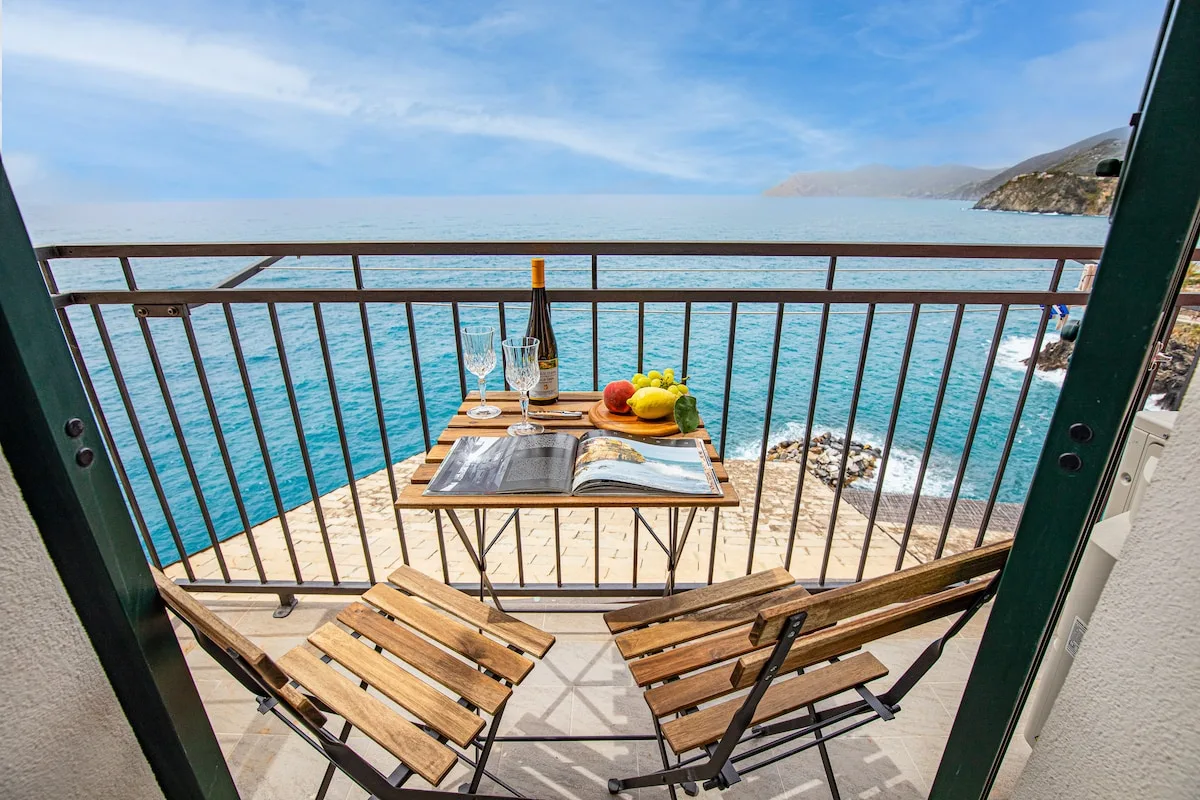 Ở Cinque Terre: Chọn Airbnb Nào Để Trọn Kỳ Nghỉ Ý?