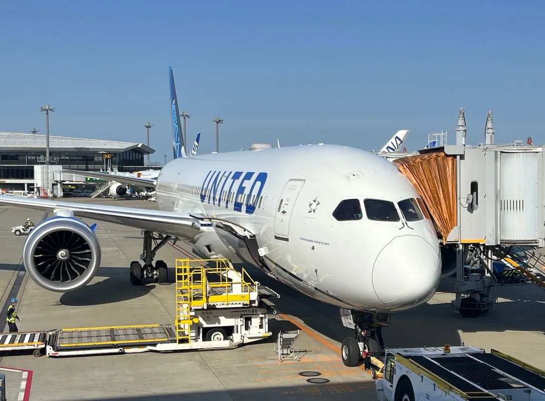 Phân Tích Sự Khác Biệt Lợi Nhuận Giữa American, Delta và United