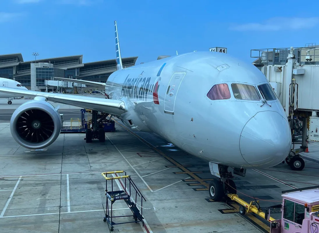 Phân Tích Sự Khác Biệt Lợi Nhuận Giữa American, Delta và United