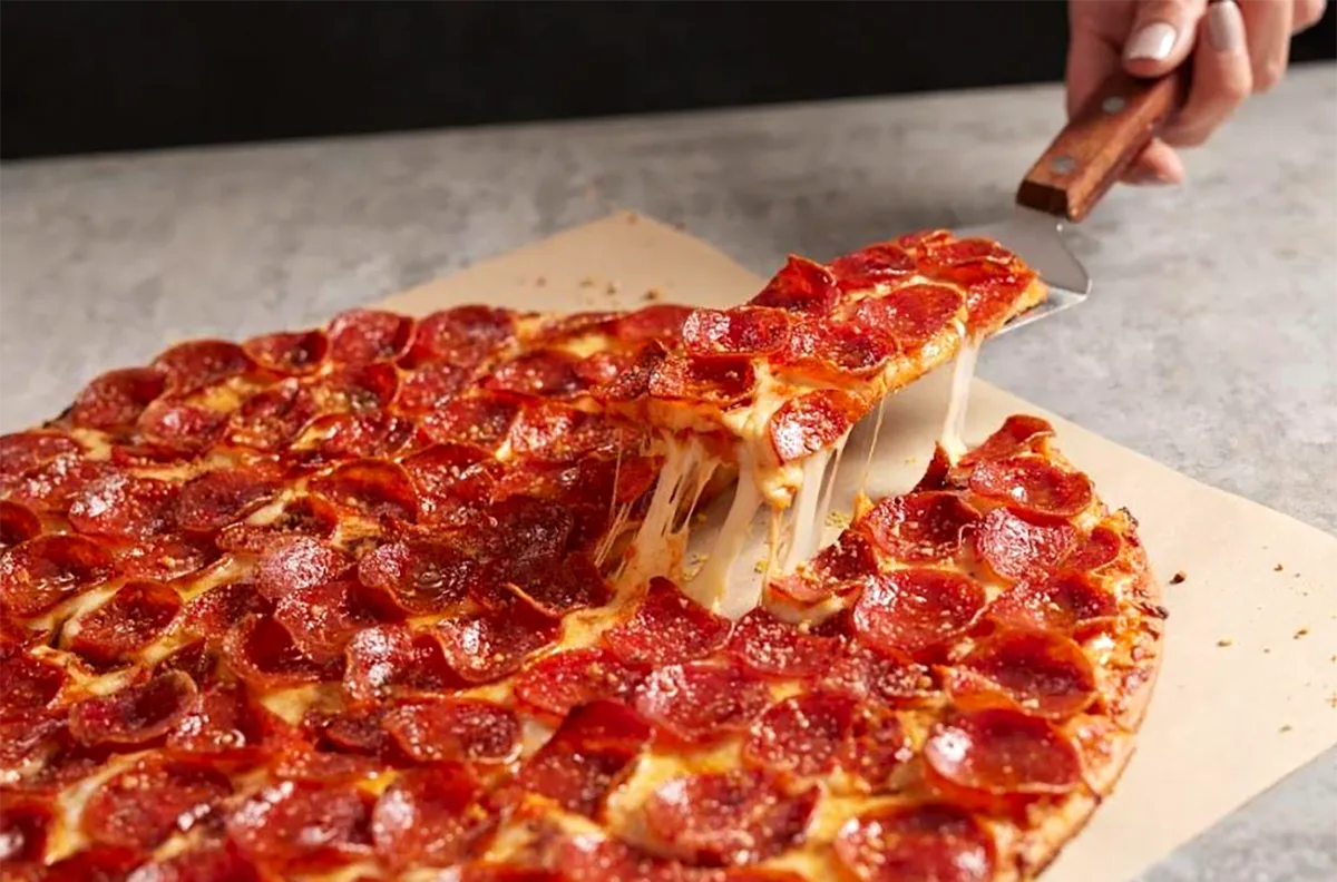 Pizza Kiểu Columbus: Bí Mật Ẩm Thực Giữa Lòng Ohio