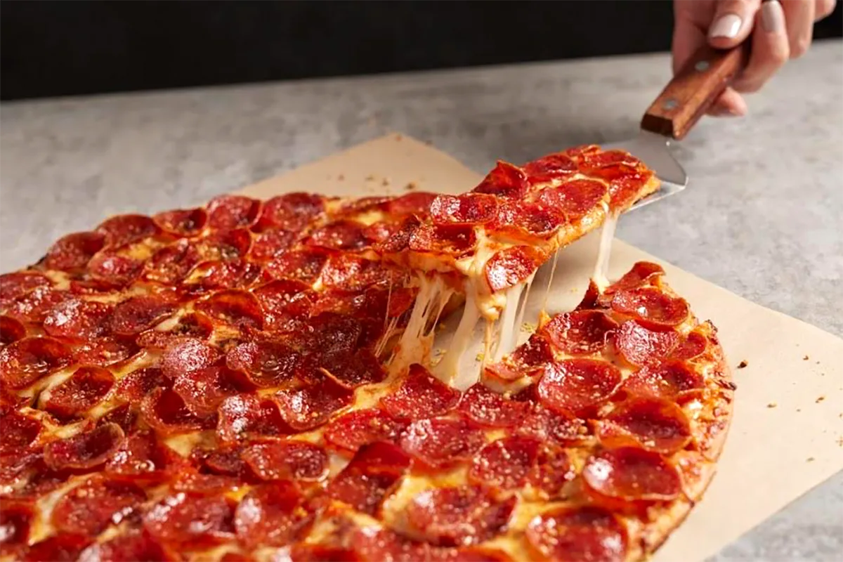 Pizza Kiểu Columbus: Bí Mật Ẩm Thực Giữa Lòng Ohio