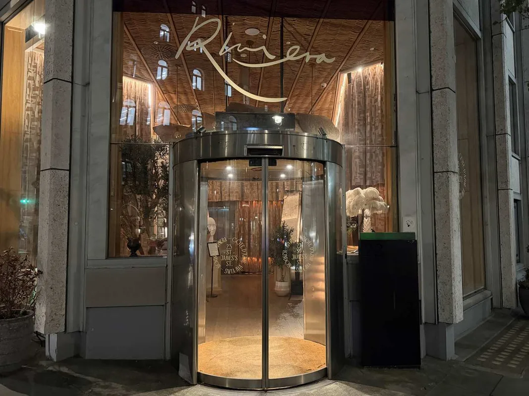 Riviera Restaurant: Khám Phá Hương Vị Nam Pháp Tại London
