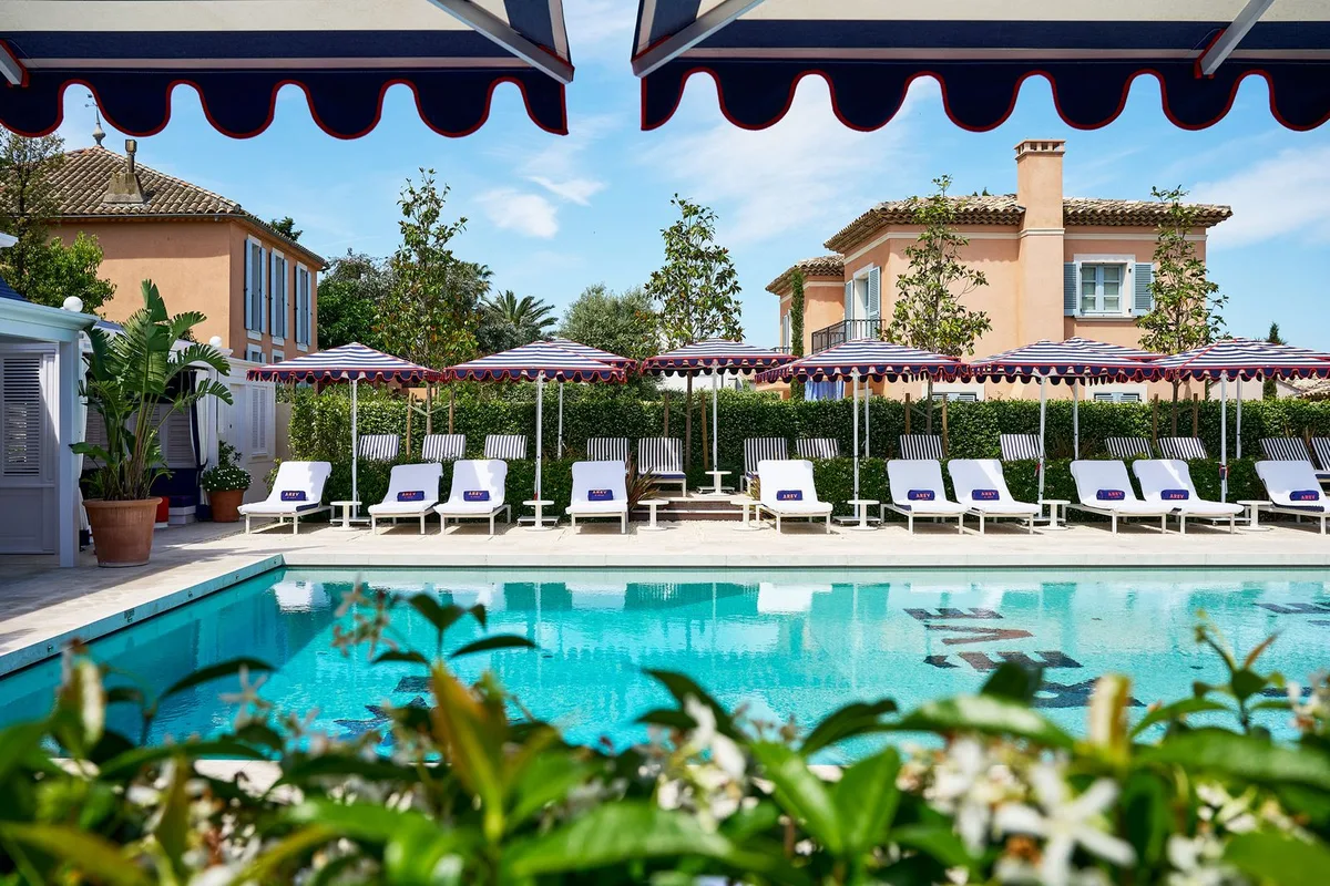 Saint-Tropez Đón Chờ 'The White Lotus': Cơn Sốt Sắp Đến?