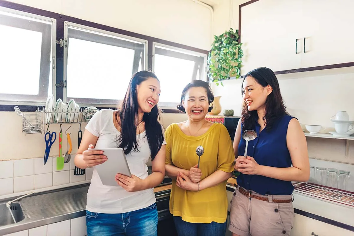 Singapore Chống Chọi Tăng Giá Với Hỗ Trợ 600 USD & Voucher 500 SGD Giữa Xung Đột Trung Đông