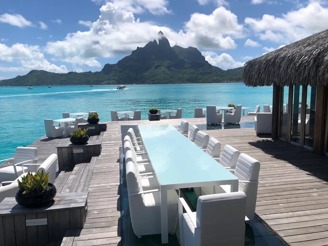 St. Regis Hotels & Resorts: Đẳng Cấp Hay Chỉ Là Thương Hiệu Hỗn Hợp?