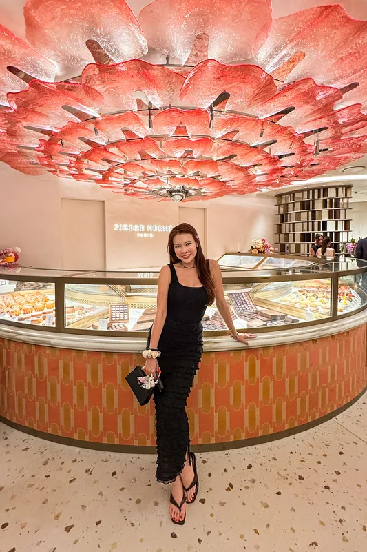 Thánh Đường Bánh Ngọt Pierre Hermé Đổ Bộ Singapore Ngày 1/8!