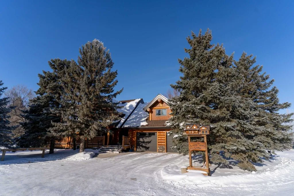 Thử Thách Lạnh Cóng Tại Living Skies Lodge ở Saskatchewan