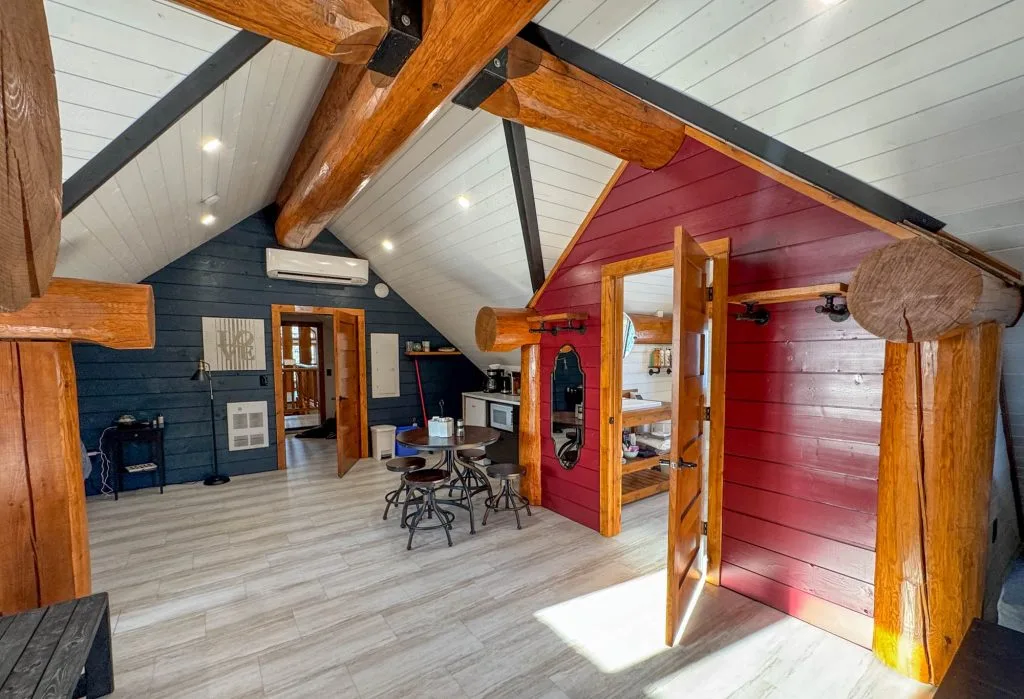 Thử Thách Lạnh Cóng Tại Living Skies Lodge ở Saskatchewan