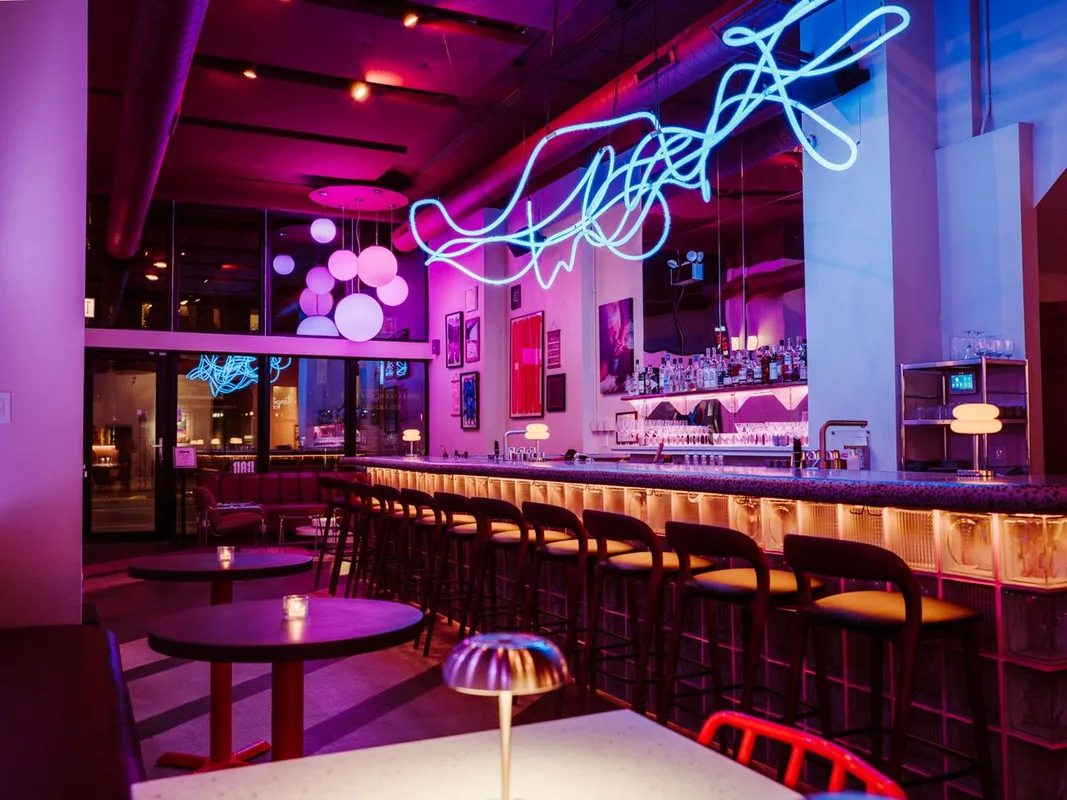 Top 10 Quán Bar Nổi Bật Nhất Tại Chicago Mà Bạn Không Thể Bỏ Qua