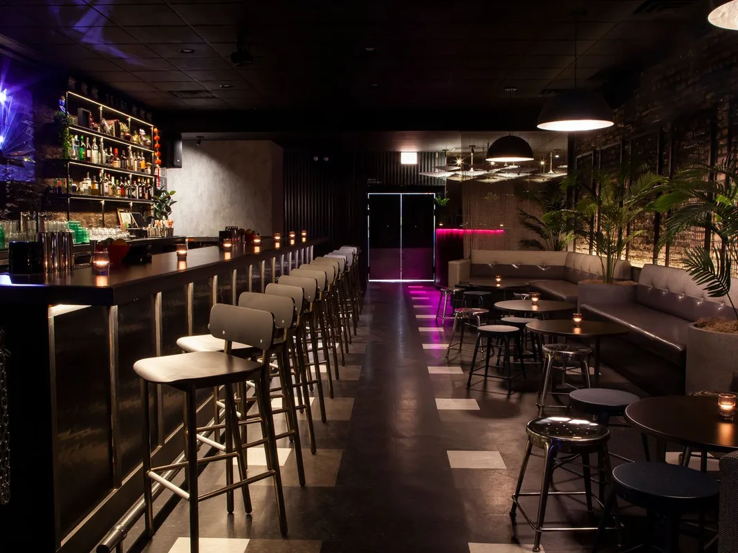 Top 10 Quán Bar Nổi Bật Nhất Tại Chicago Mà Bạn Không Thể Bỏ Qua
