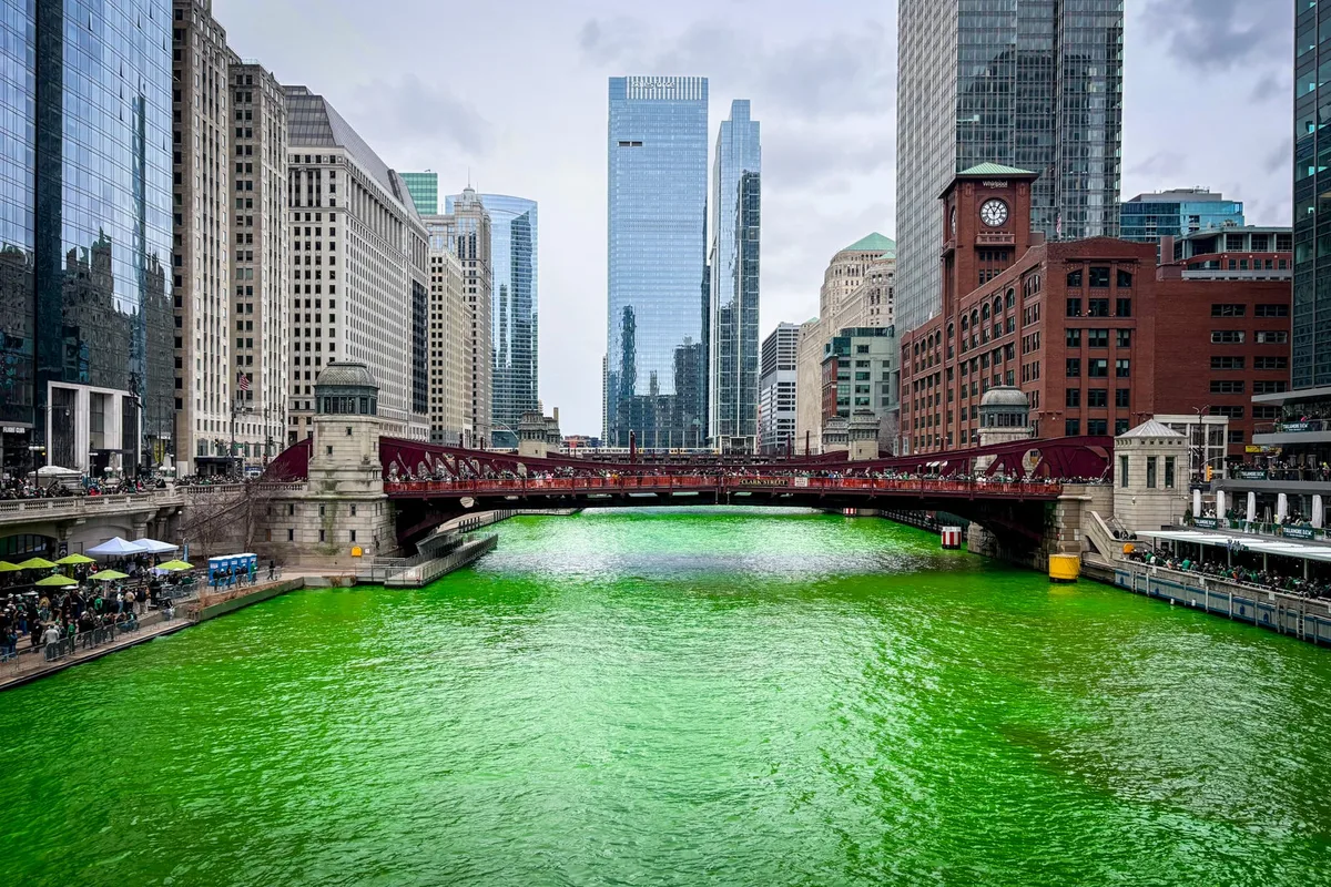 Trải Nghiệm Bóng Rổ NCAA Đỉnh Cao Tại Chicago Nhờ Điểm Hilton Honors