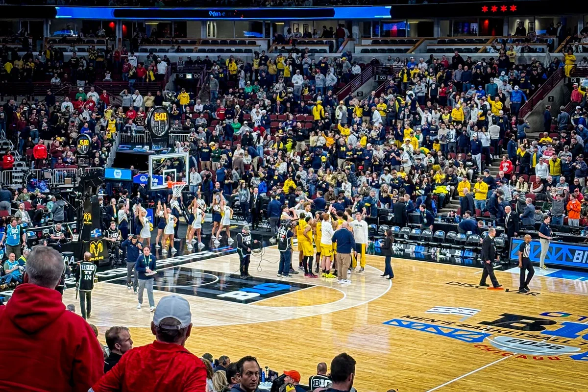 Trải Nghiệm Bóng Rổ NCAA Đỉnh Cao Tại Chicago Nhờ Điểm Hilton Honors