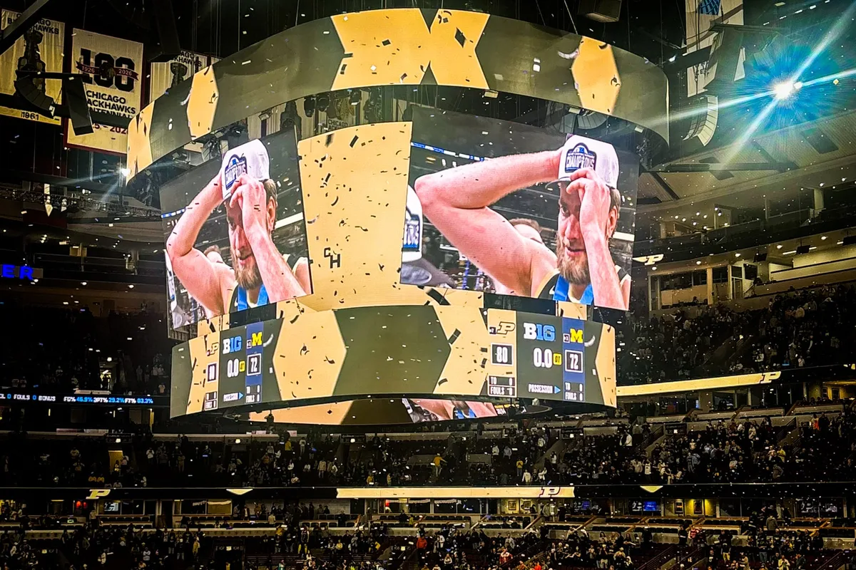 Trải Nghiệm Bóng Rổ NCAA Đỉnh Cao Tại Chicago Nhờ Điểm Hilton Honors