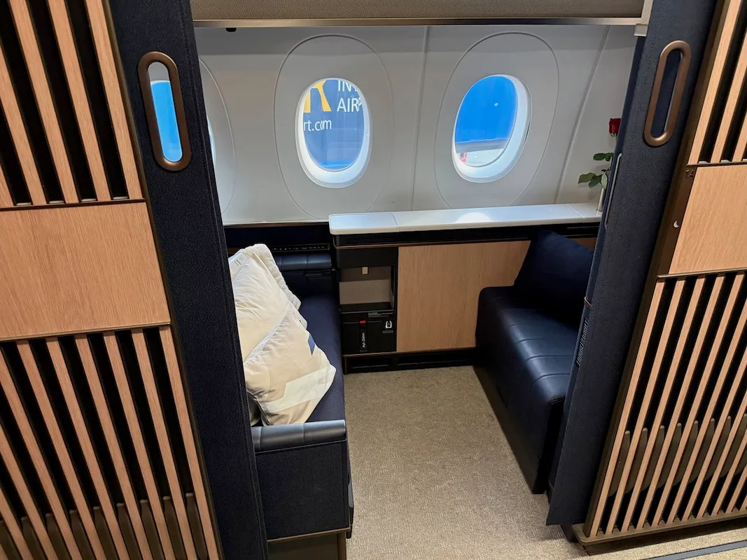 Trải Nghiệm Đẳng Cấp: Bữa Tiệc Hạng Nhất Của Lufthansa