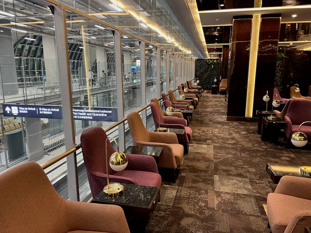 Trải Nghiệm Đáng Nhớ Tại Phòng Chờ Thai Airways Ở Sân Bay Bangkok