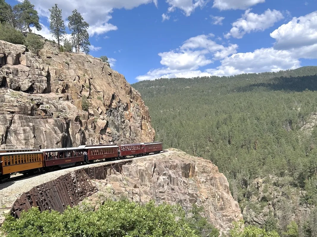 Trải Nghiệm Đi Tàu Độc Đáo Để Khám Phá Hoang Vu Colorado