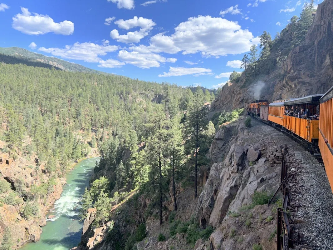 Trải Nghiệm Đi Tàu Độc Đáo Để Khám Phá Hoang Vu Colorado