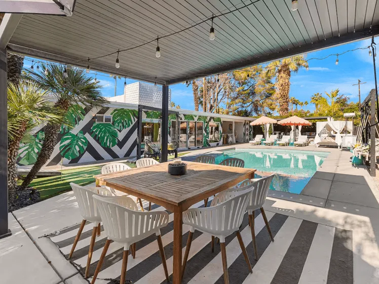 Trải Nghiệm Độc Đáo Tại Các Airbnb Hàng Đầu Ở Palm Springs Dành Cho Đám Cưới Bạn Gái