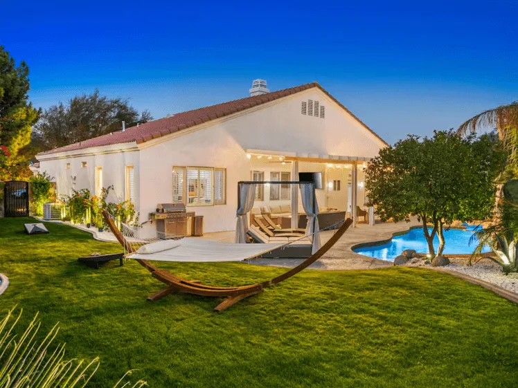 Trải Nghiệm Độc Đáo Tại Các Airbnb Hàng Đầu Ở Palm Springs Dành Cho Đám Cưới Bạn Gái
