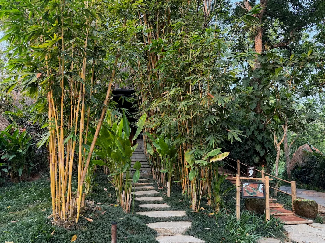 Trải Nghiệm Four Seasons Tented Camp Golden Triangle: Ngôi Làng Bị Lãng Quên