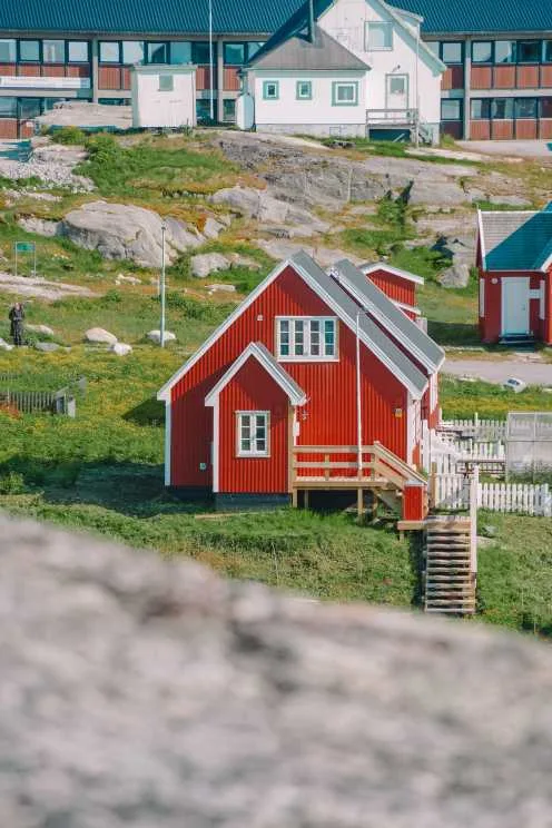 Trải Nghiệm Nuuk: Thủ Đô Cực Lạnh Của Greenland Có Gì Hấp Dẫn?