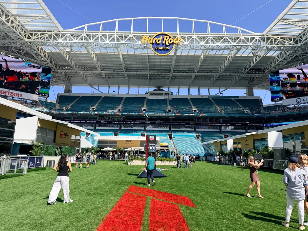 Trải Nghiệm Tuyệt Vời Tại Giải Đua F1 Miami – Khám Phá Paddock Club