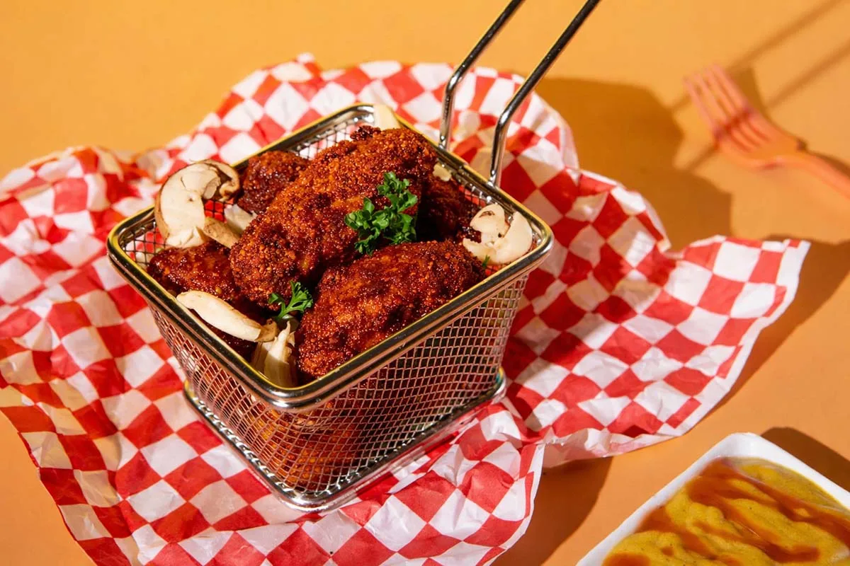 Trận Đấu Gà Rán Cay Nashville: Hot Bird vs Fowlboys Tại Malaysia