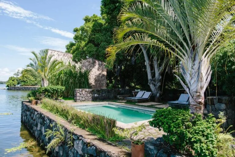 Trốn Chạy Nơi Thiên Đường: Khám Phá Quần Đảo Granada Chỉ 20 Phút Từ Thành Phố Thuộc Địa