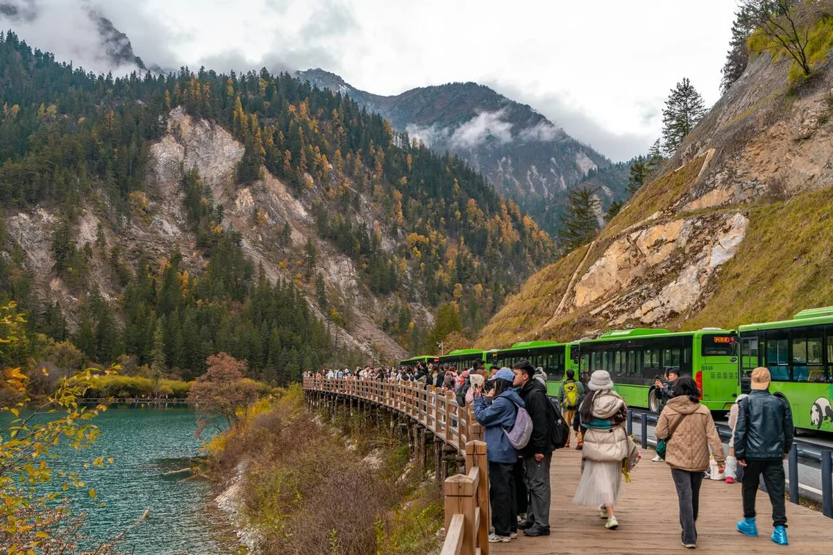 Trốn Khỏi Thành Phố, 2 Ngày Ngắm Jiuzhaigou & Huanglong
