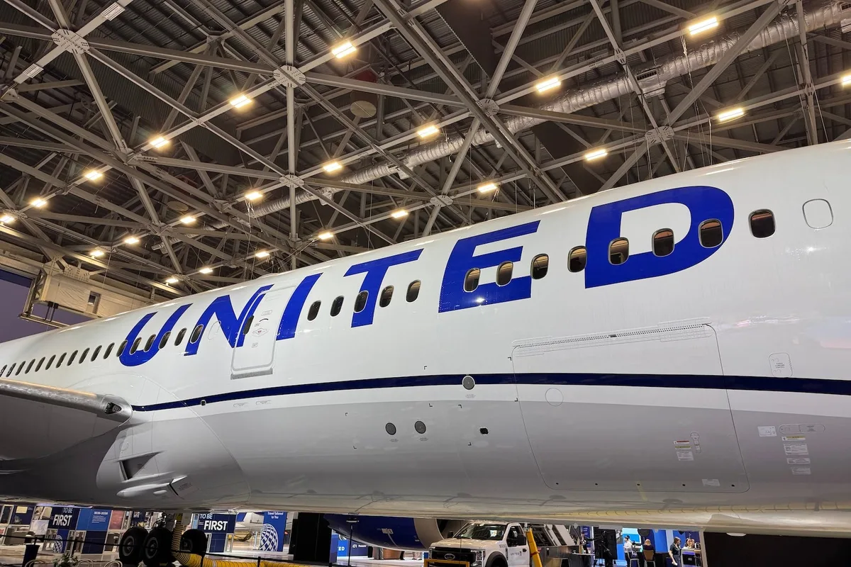 United Airlines Tăng Phí Ký Gửi Hành Lý, Ai Cũng Xót Xa