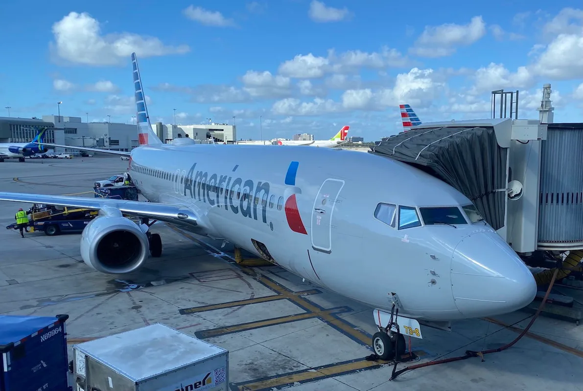 Vấn Đề Văn Hóa Chào Đón Trên Các Chuyến Bay Của American Airlines
