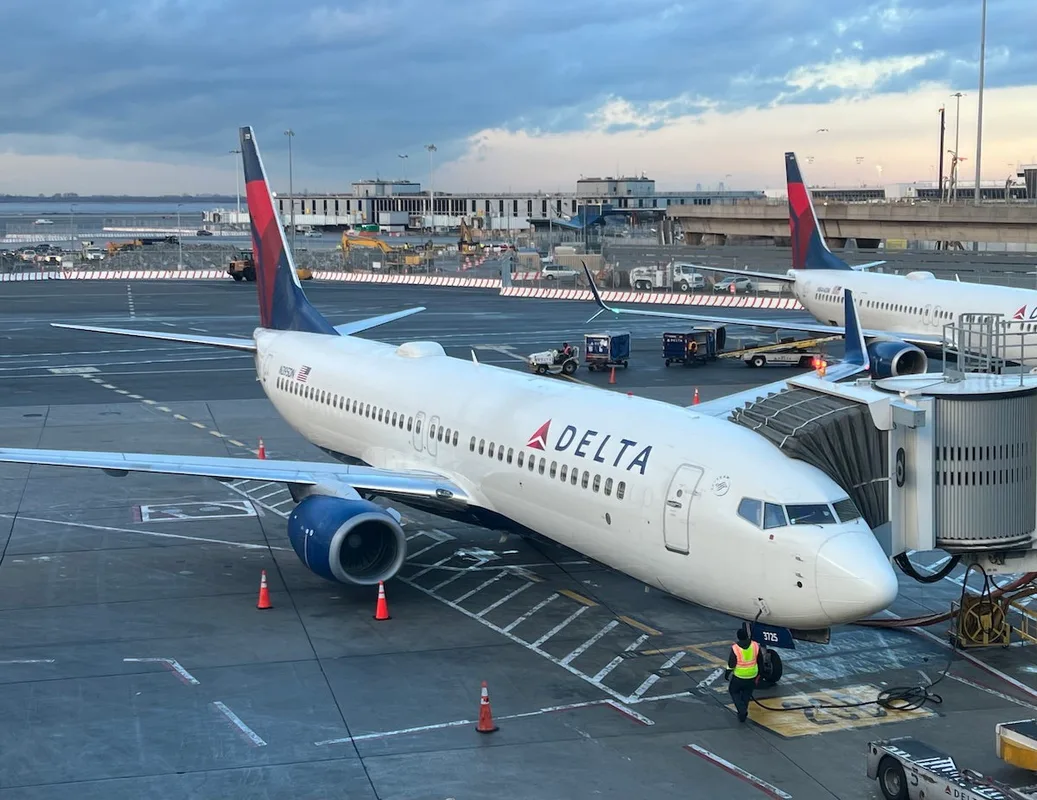 Vấn Đề Văn Hóa Chào Đón Trên Các Chuyến Bay Của American Airlines